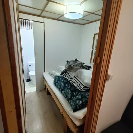 Lesny Z Prywatnym Pomostem Vakantiehuis